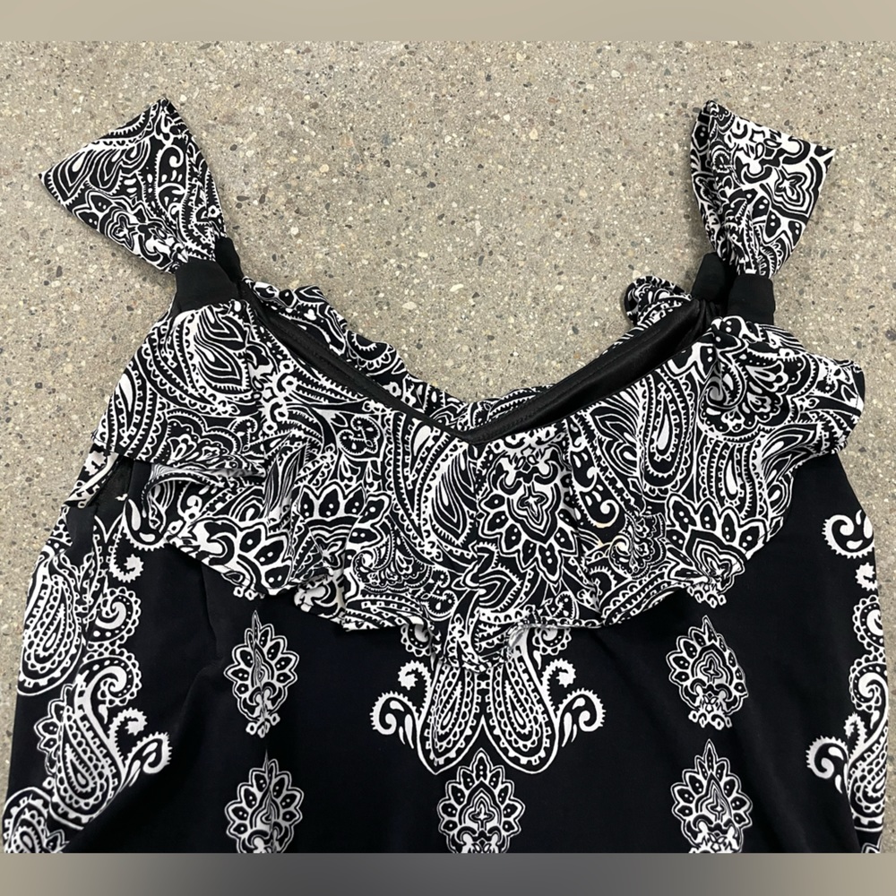 White House Black Market Floral Blouson Dress Black & White Size XS - Picture 4 of 7